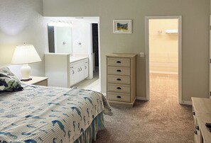 2 bedrooms, desk, free WiFi, bed sheets