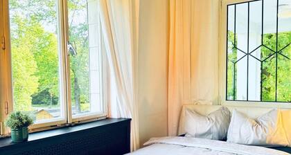 Room for 2 in a Comfy Villa w/ Garden near Danube