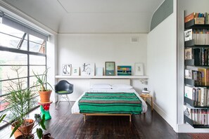 2 slaapkamers, een strijkplank/strijkijzer, wifi, beddengoed