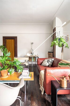 Living area -  Unique Oasis in East London for Design Lovers (London)