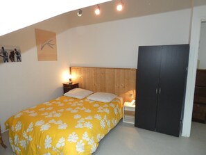 2 bedrooms