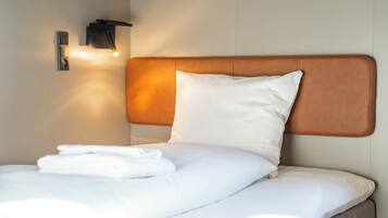 ห้องดีลักซ์ดับเบิล, เตียงควีนไซส์ 1 เตียง | พื้นที่ทำงานแบบใช้แล็ปท็อป, Wi-Fi ฟรี, ผ้าปูที่นอน