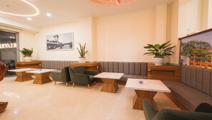 Lobby sitting area - Lien's 2 Hotel Da Lat (Da Lat)