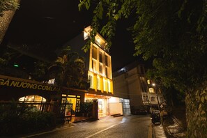 Uklassifisert bilde, 3 av 40, knapp