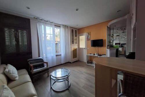 Villa Virginie jardin parking RER D