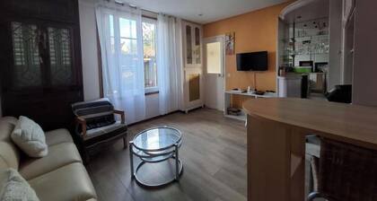 Villa Virginie jardin parking RER D