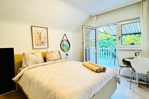 Room for 2 in a Comfy Villa w/ Garden near Danube