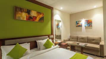 Deluxe Double Room | Laptop workspace, soundproofing, free WiFi