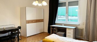 Comfy Room for 3 in a Villa w/ Garden near Danube