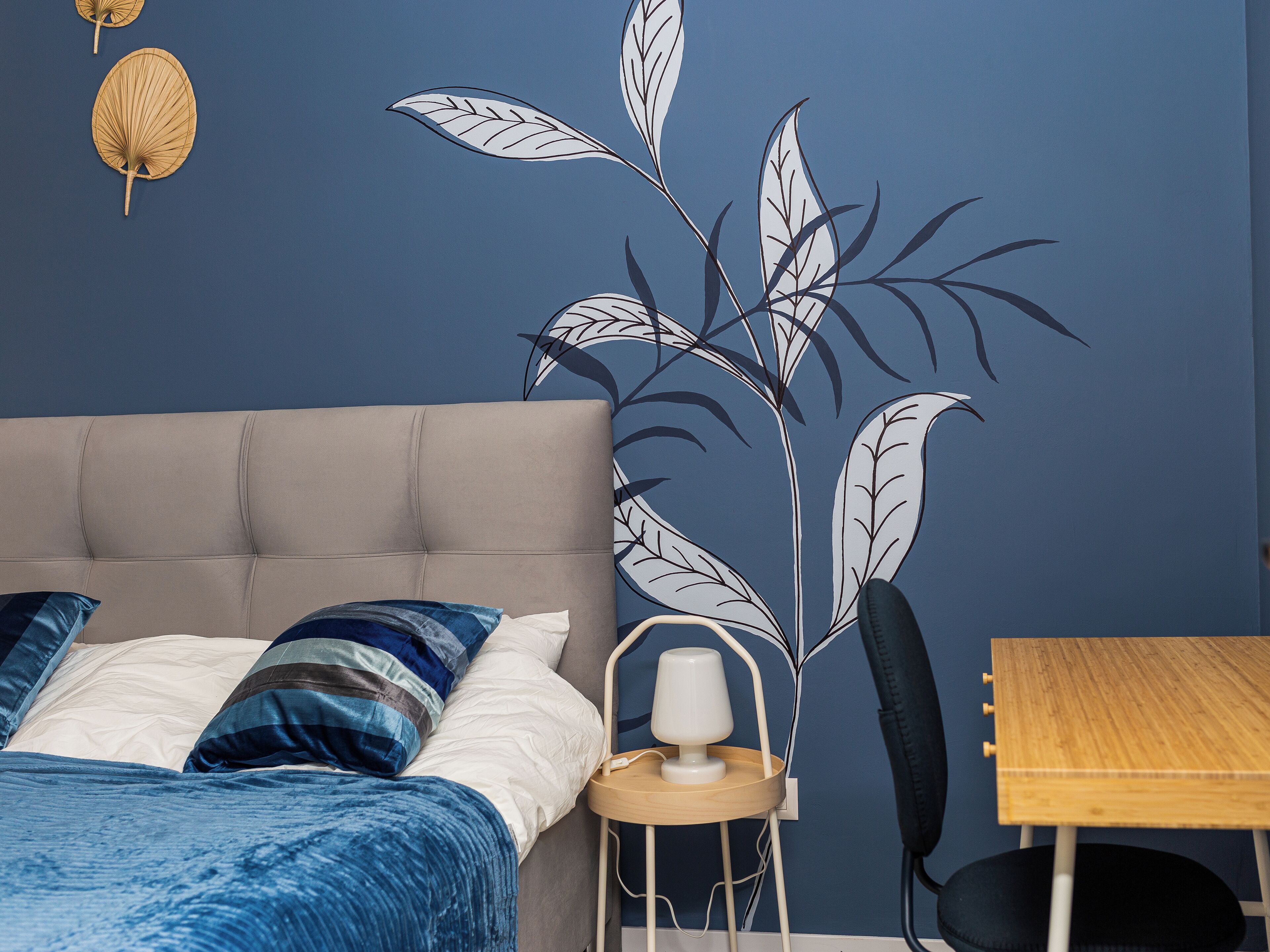 Apartamento, vistas a la ciudad | Escritorio y espacio para trabajar con un portátil