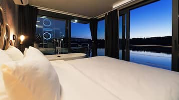 Panoramic Suite, Lake View | Desk, laptop workspace, free WiFi