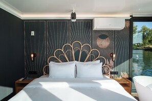 Desk, laptop workspace, free WiFi - L'Escale Royale Verneuil-sur-Seine (Verneuil-sur-Seine)