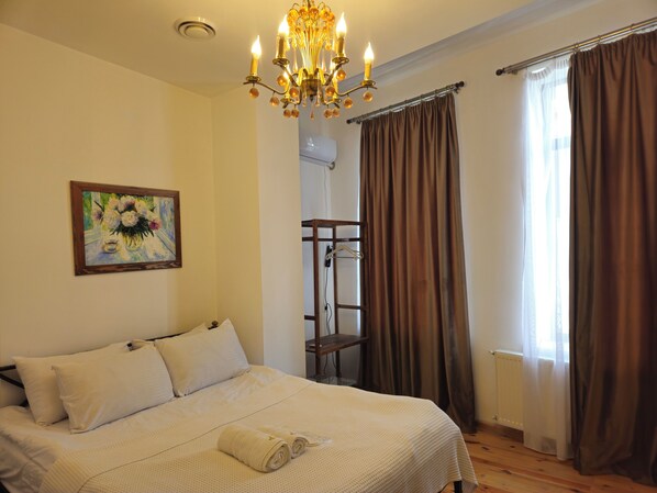 Soundproofing, free WiFi