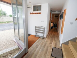 Cottage | Interior - Coastguard Lookout (Weymouth)