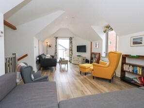 Cottage | Living area - Coastguard Lookout (Weymouth)