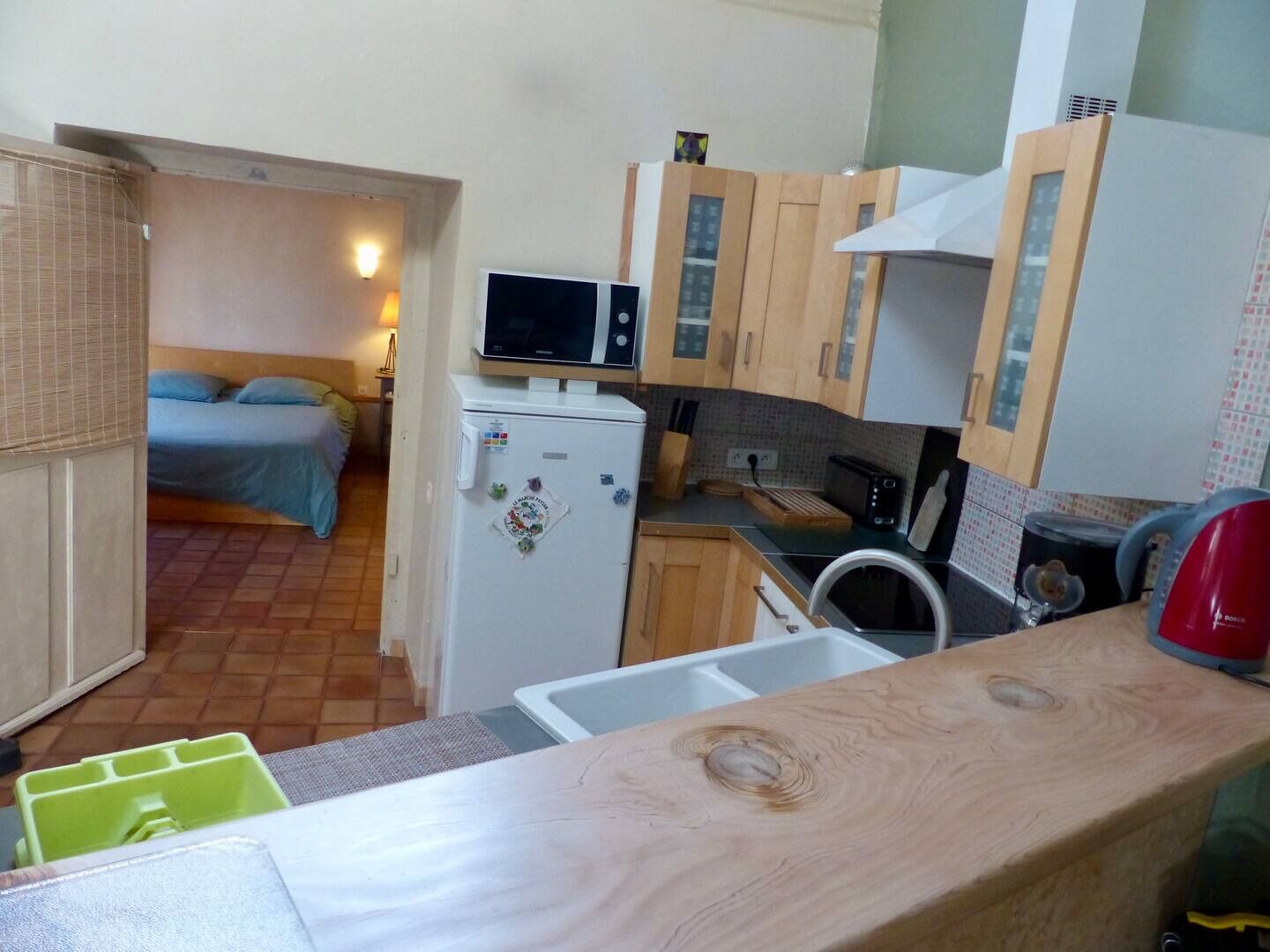 Mikrobølgeovn, kokeplater og oppvaskmaskin