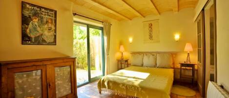 2 soverom, internettilgang og sengetøy