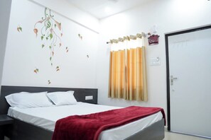 Premium Room | Free WiFi - Mango Bite Hotel & Restaurant (Mandvi)