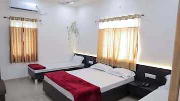 Deluxe Quadruple Room | Free WiFi