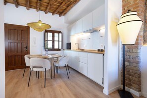 独立别墅 (1 Bedroom) | 私人厨房 | 大冰箱、微波炉、炉灶、洗碗机