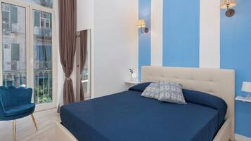 Standard-Doppelzimmer, Stadtblick | Laptopgeeigneter Arbeitsplatz, kostenloses WLAN, Bettwäsche