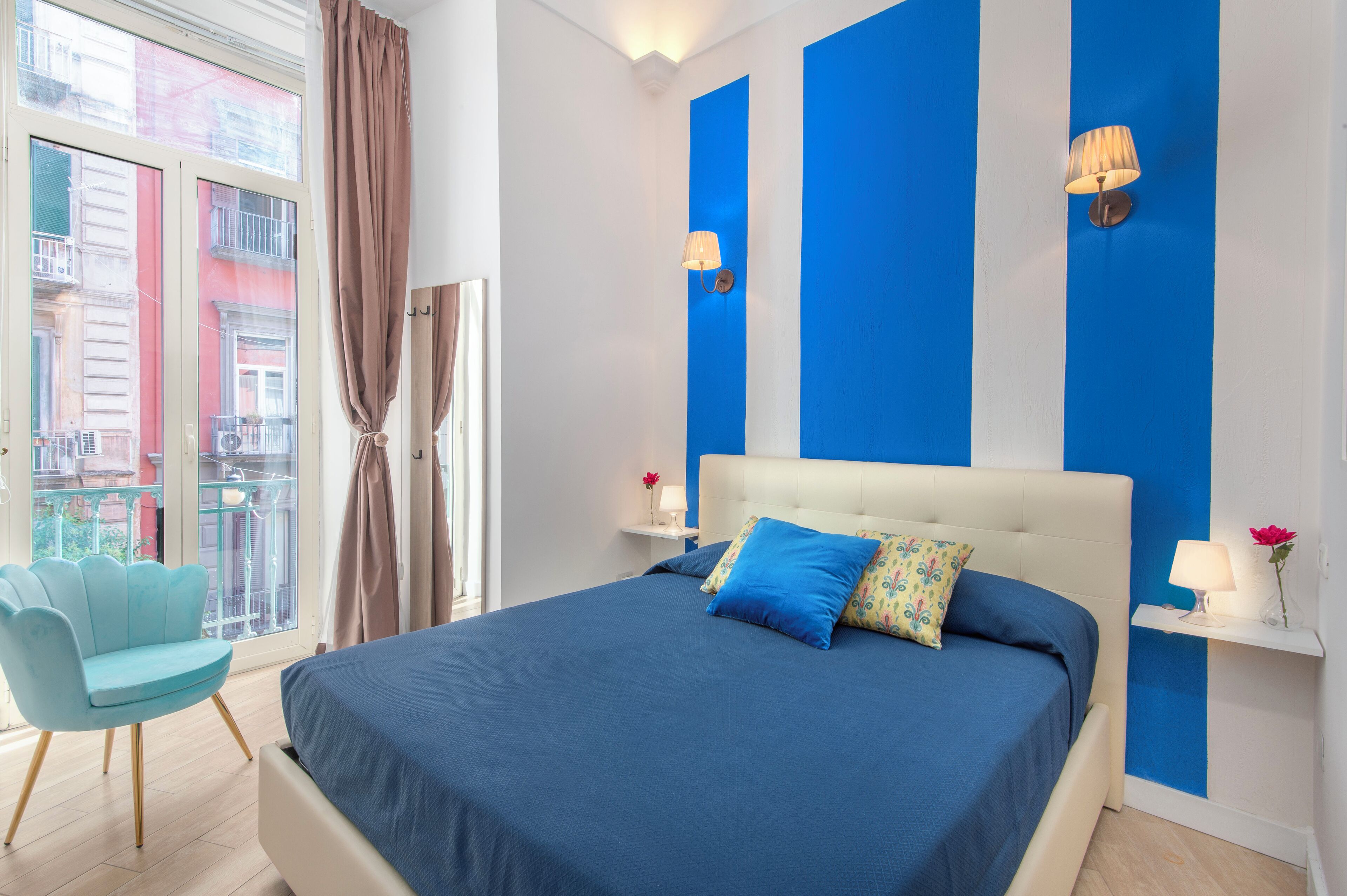 Laptop workspace, free WiFi, bed sheets