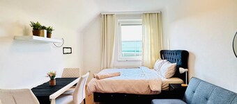 Spacious Room in Garden Villa – Walk to the Danube