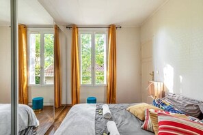 1 bedroom, iron/ironing board, WiFi, bed sheets - Gaia House, Urban Oasis, RER A, Paris in 20min (Saint-Maur-des-Fossés)