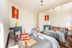 1 多间卧室、熨斗/熨衣板、WiFi、床单