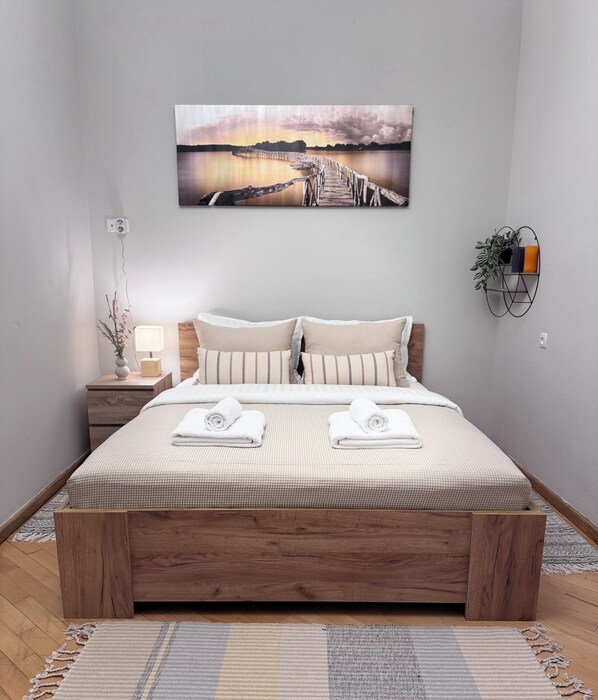 1 bedroom, desk, iron/ironing board, free WiFi