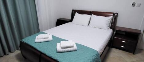 Appartement, 1 slaapkamer, balkon, uitzicht op heuvels | Een laptopwerkplek, gratis wifi, beddengoed