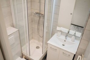 Dusche, Haartrockner, Seife