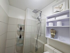 Condo, 3 Bedrooms | Bathroom - Cozy 3-bedroom Condo in Urban Deca Homes Ortigas Extension, Pasig (Pasig)