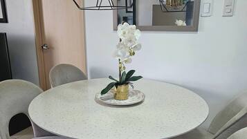 Condo, 3 habitaciones | Comedor