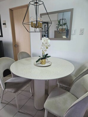 Condo, 3 Bedrooms | Dining room - Cozy 3-bedroom Condo in Urban Deca Homes Ortigas Extension, Pasig (Pasig)