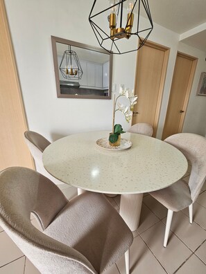 Condo, 3 Bedrooms | Dining room - Cozy 3-bedroom Condo in Urban Deca Homes Ortigas Extension, Pasig (Pasig)