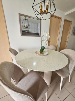 Condo, 3 phòng ngủ | Phòng ăn