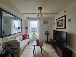 Condo, 3 Bedrooms | Living room - Cozy 3-bedroom Condo in Urban Deca Homes Ortigas Extension, Pasig (Pasig)