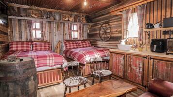 1 bedroom, individually decorated, individually furnished, free WiFi