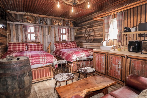 1 bedroom, WiFi (free), individually decorated, individually furnished