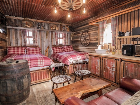 1 bedroom, individually decorated, individually furnished, free WiFi. Rusty Barn