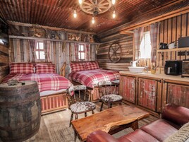 1 habitación, decoración personalizada y muebles diferentes