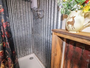 Shower - Rusty Barn (Limavady)