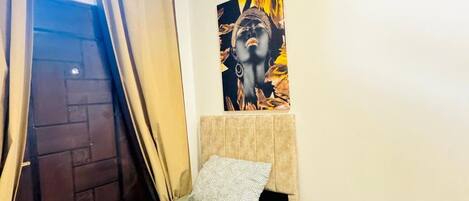 1 bedroom, bed sheets