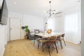 Family Apartment | Living area - Vallecano Apartments by Olala Homes (Madrid)