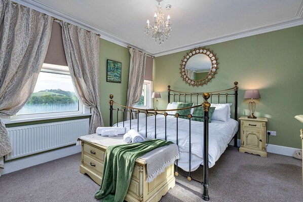 3 bedrooms, free WiFi, bed sheets