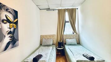 1 bedroom, bed sheets