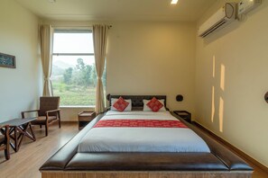 Schreibtisch, kostenloses WLAN