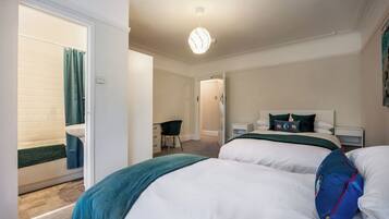 6 chambres, fer et planche à repasser, accès Internet, draps fournis