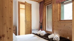 5 bedrooms, WiFi, bed sheets